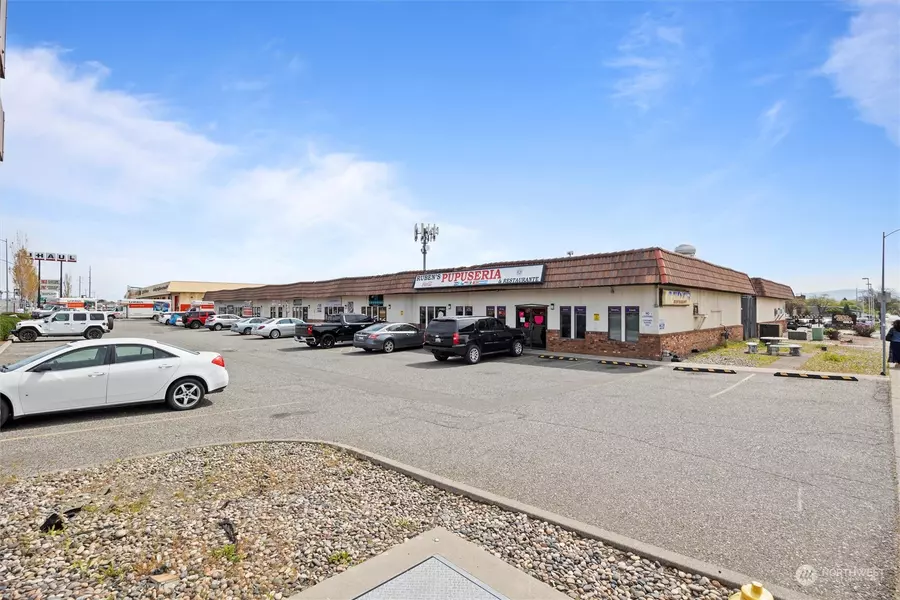 3330 W Court ST, Pasco, WA 99301
