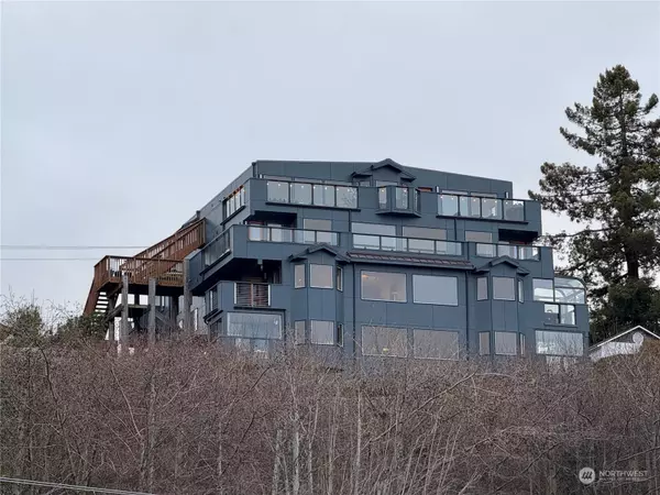 226 W 2nd ST #2, Port Angeles, WA 98362