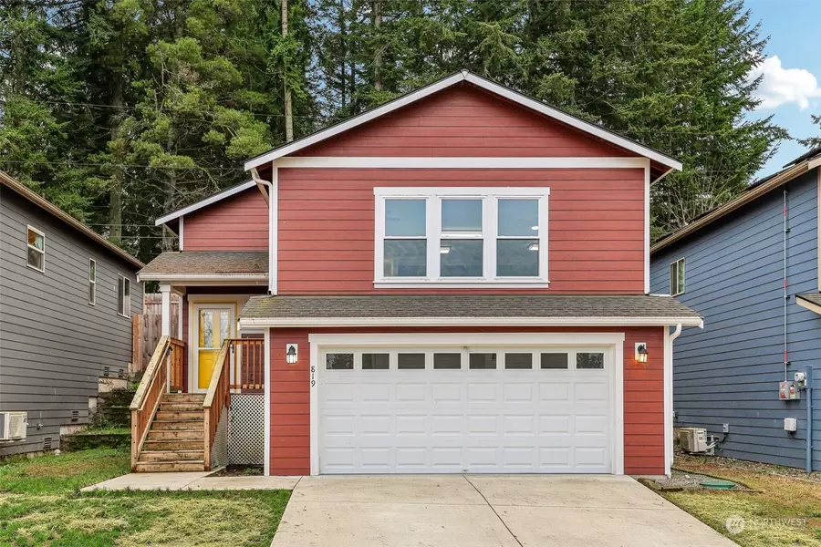 819 SE Olga CIR, Port Orchard, WA 98366