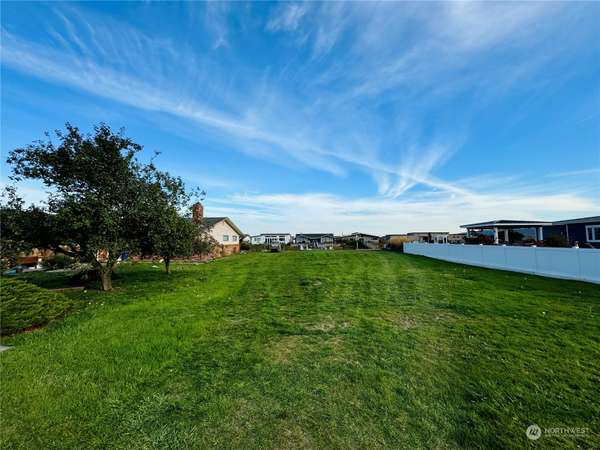 2234 Mariners Way, Oak Harbor, WA 98277