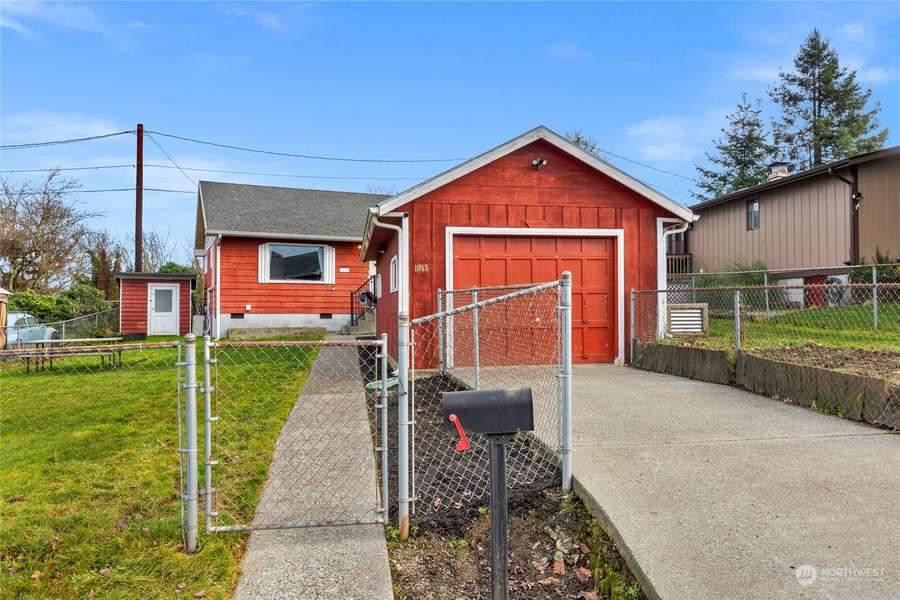 1915 Summit AVE, Everett, WA 98201