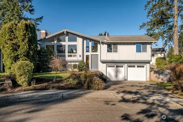 1424 172nd PL NE, Bellevue, WA 98008