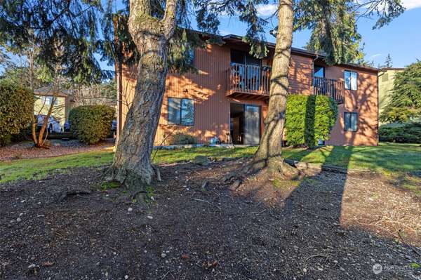 690 NW Atalanta WAY #C102, Oak Harbor, WA 98277