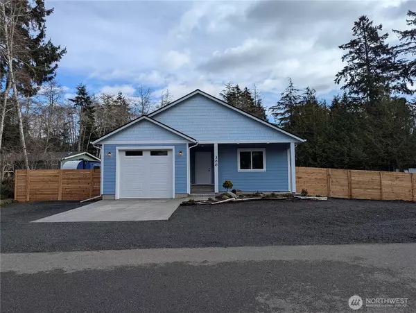300 Lake View LOOP NE, Ocean Shores, WA 98569