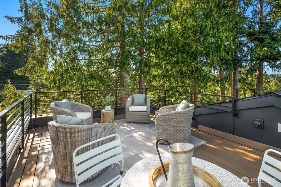 1209 NE 104th ST, Seattle, WA 98125