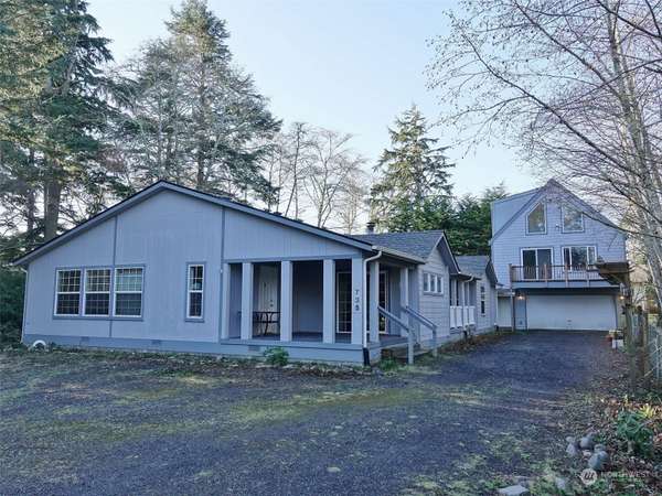 735 Chenois AVE NE, Ocean Shores, WA 98569