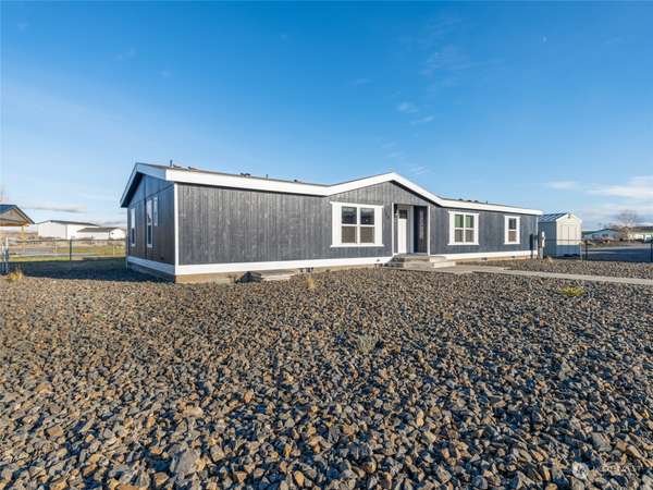 734 Lakeside WAY SW, Mattawa, WA 99349