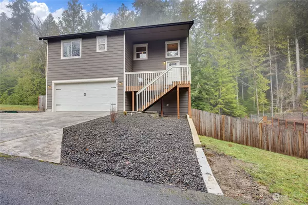 121 E Ellinor Peak PL, Belfair, WA 98528