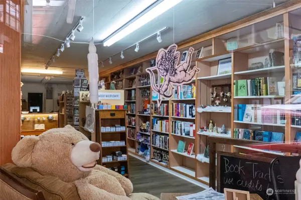 Port Orchard, WA 98366,821 Bay St