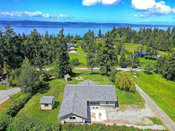 545 Rozeway PL, Camano Island, WA 98282