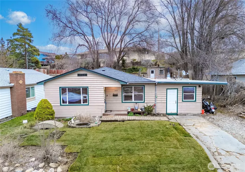 1025 S Grant ST, Moses Lake, WA 98837