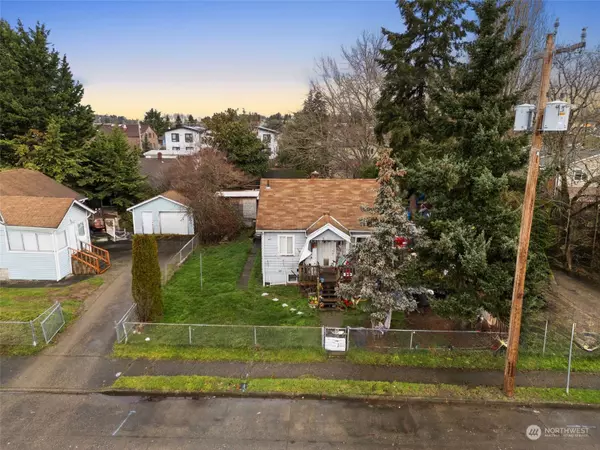 6754 40th AVE S, Seattle, WA 98118