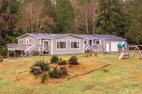 1676 SW Cozy LN, Port Orchard, WA 98367