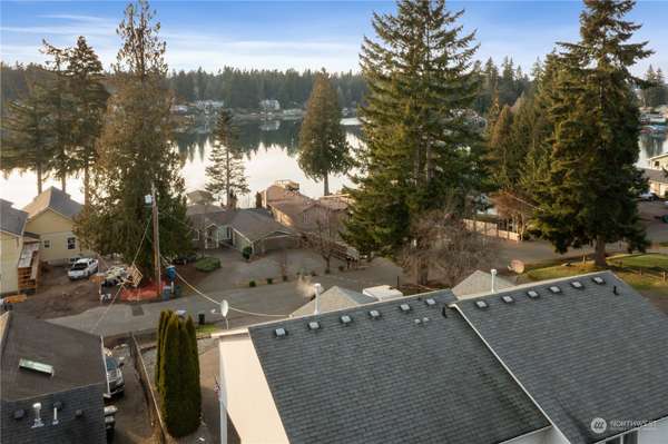 4810 N Island Drive E #2, Bonney Lake, WA 98391