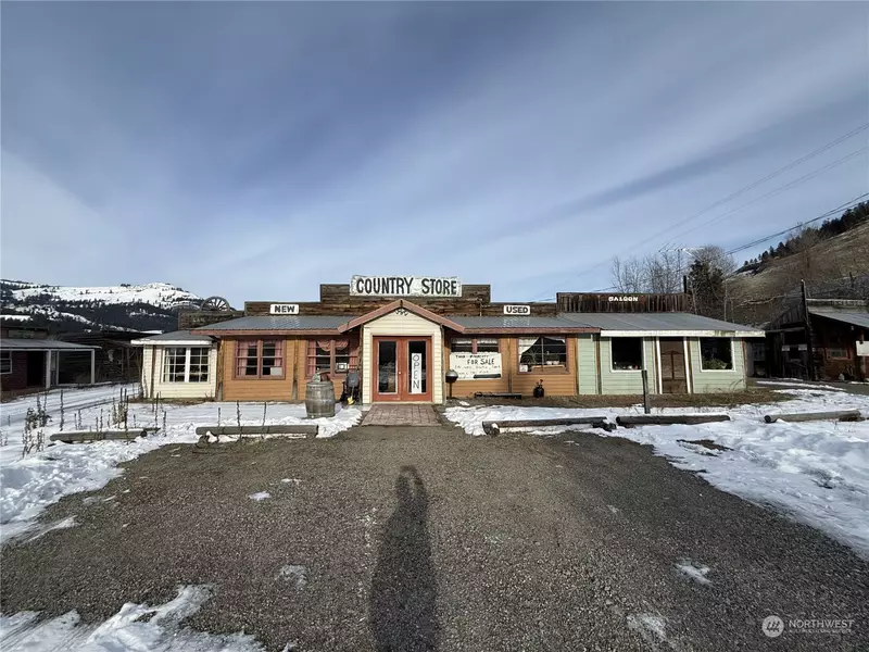 17780 Highway 21 N, Curlew, WA 99118