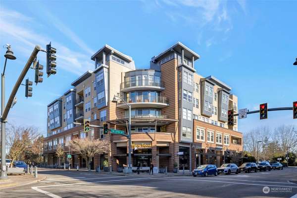 7800 SE 27th ST #304, Mercer Island, WA 98040