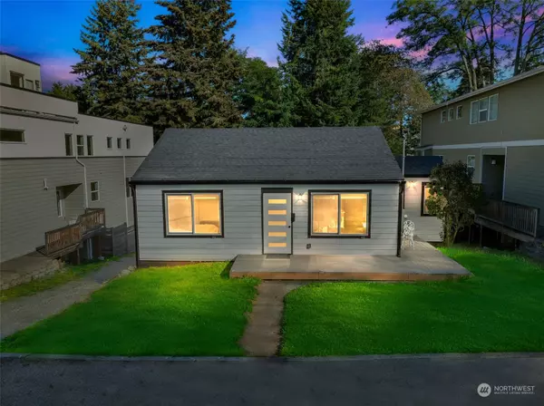 10420 2nd PL SW #1&2, Burien, WA 98146