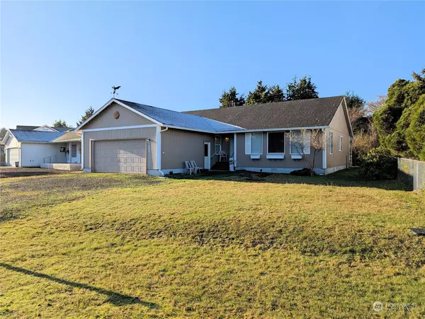 457 Lake West Loop, Ocean Shores, WA 98569