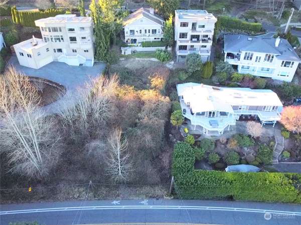8512 NE Juanita DR, Kirkland, WA 98034