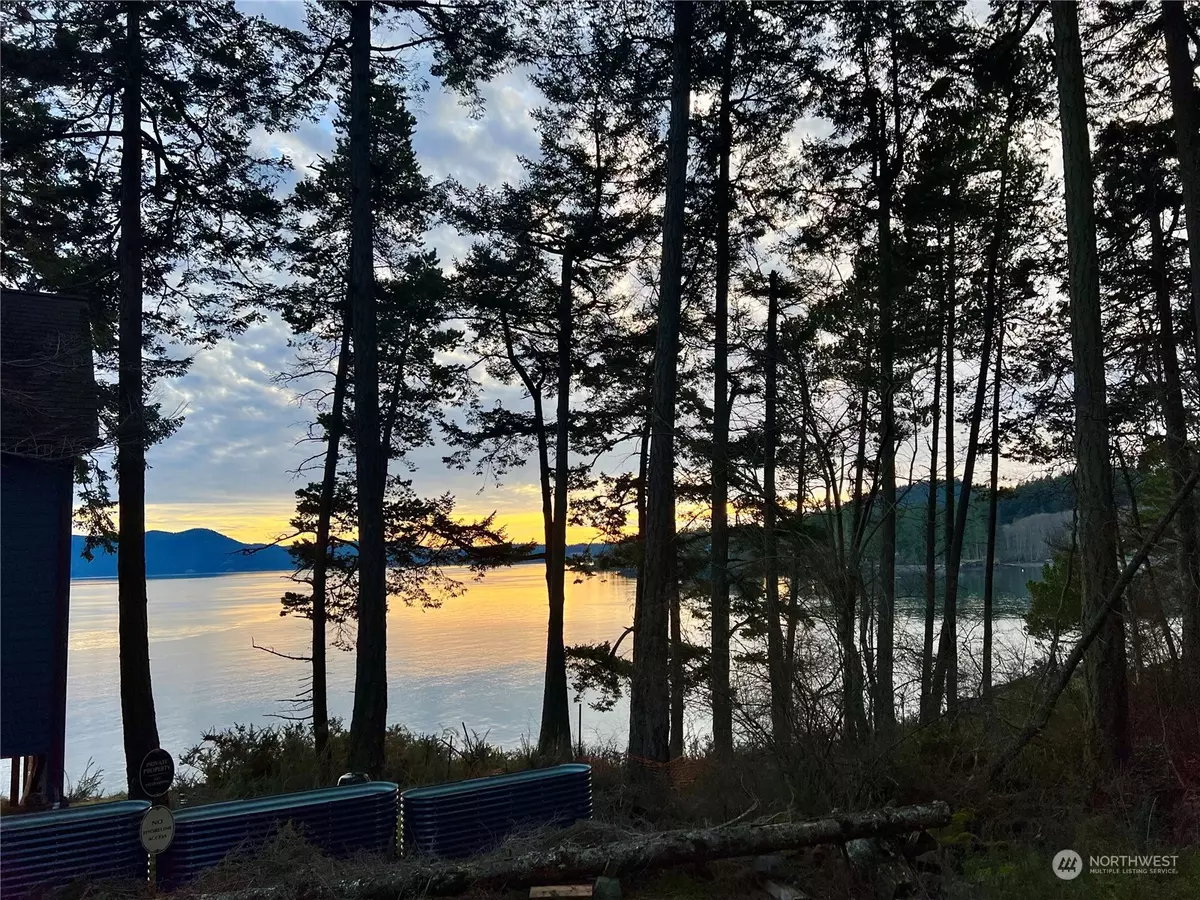 Orcas Island, WA 98279,84 Albert ST