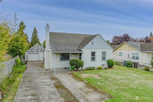 2102 30th AVE, Longview, WA 98632