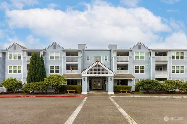 4081 224th LN SE #211, Issaquah, WA 98029