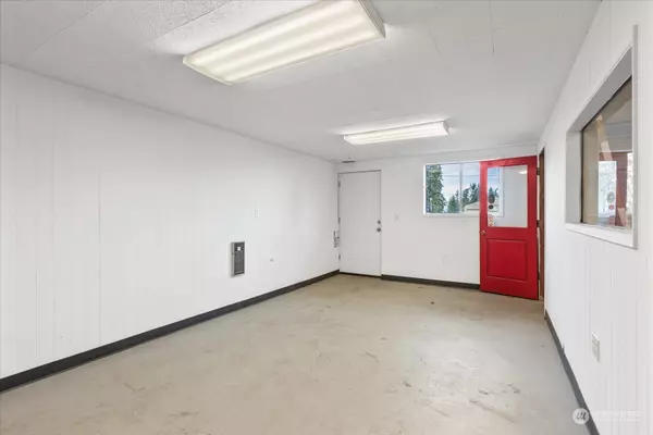 Port Angeles, WA 98362,2450 W Hwy 101 #A