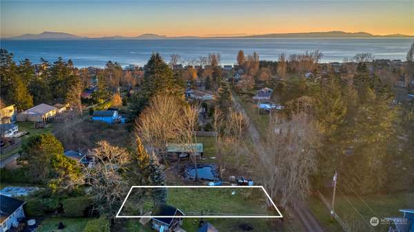 616 Mallard LN, Point Roberts, WA 98281