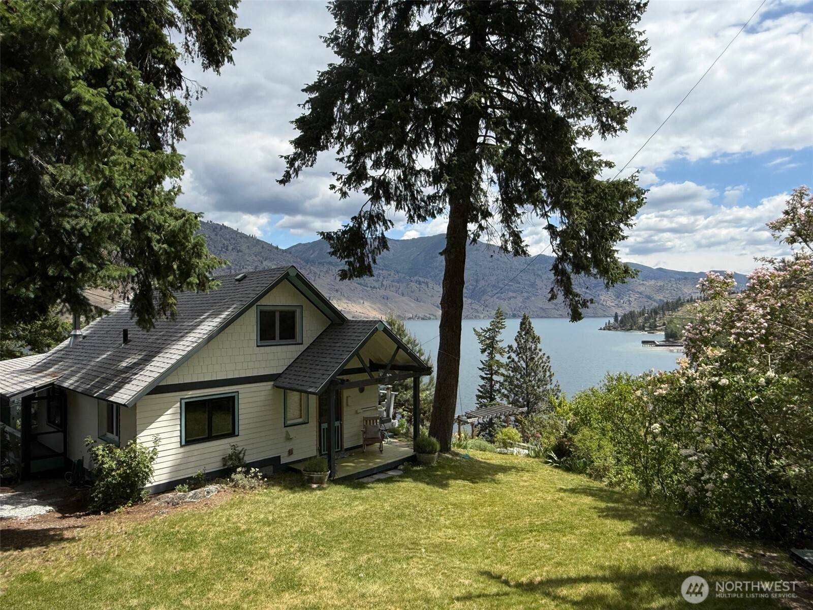 292 Robison LN, Chelan, WA 98816
