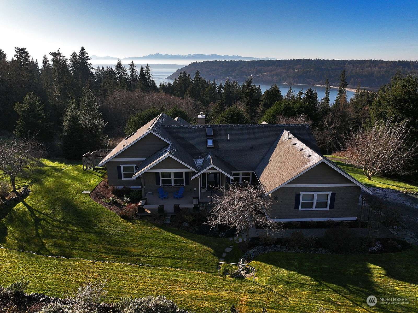 4296 Vickers LN, Clinton, WA 98236