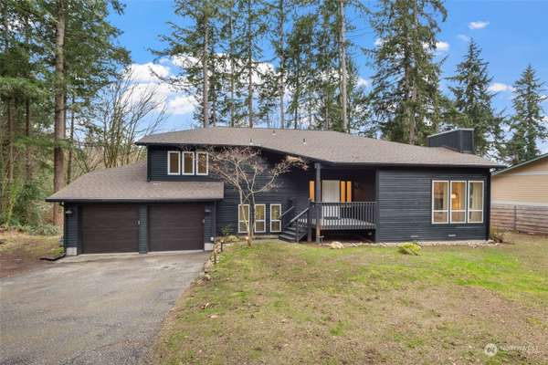 8126 Sabbatical LOOP NE, Bremerton, WA 98311