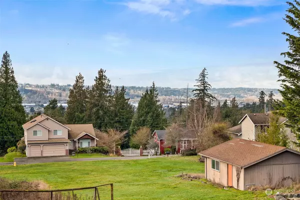 304 107th AVE SE,  Auburn,  WA 98092