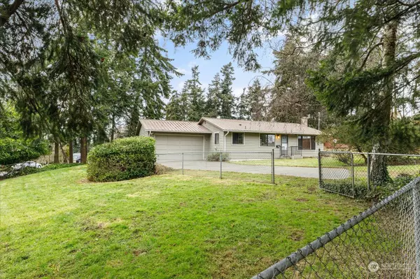 2185 Norman DR, Oak Harbor, WA 98277