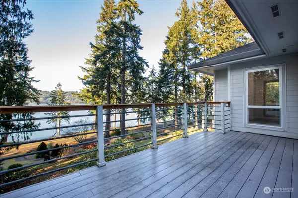 6033 Oyster Bay RD NW, Olympia, WA 98502