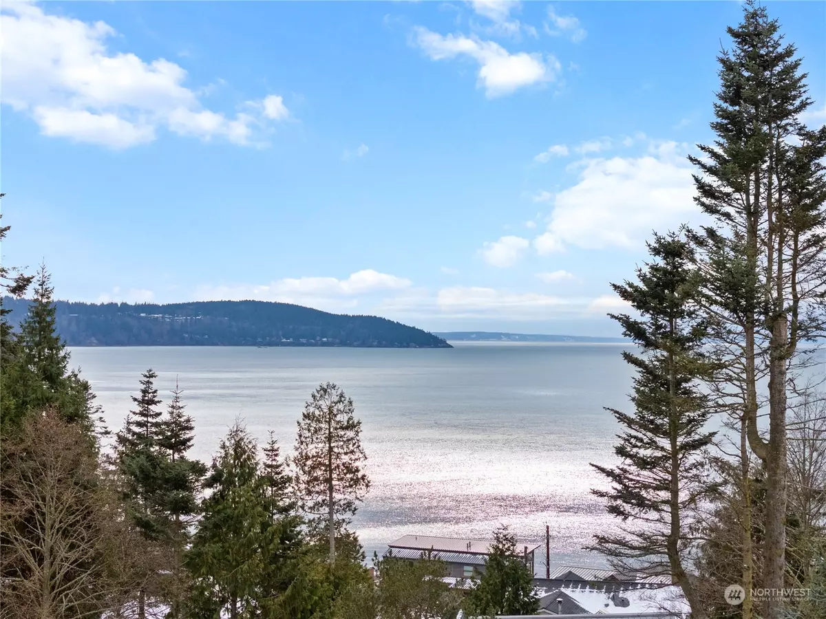 Anacortes, WA 98221,4606 Bryce DR