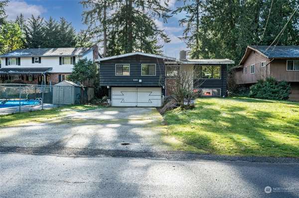 525 N 169th ST, Shoreline, WA 98133