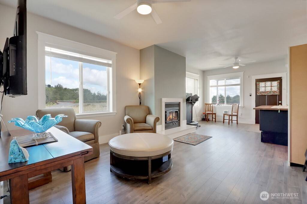 Raymond, WA 98577,346 Island Lane