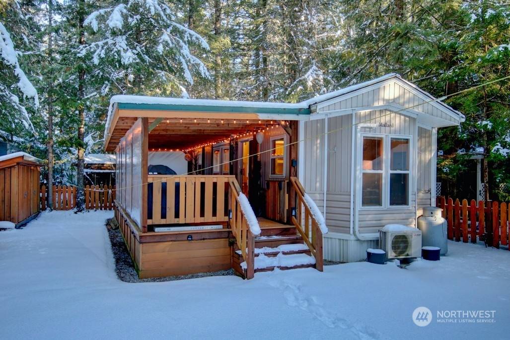 160 4 Christmas Tree CIR, Deming, WA 98244