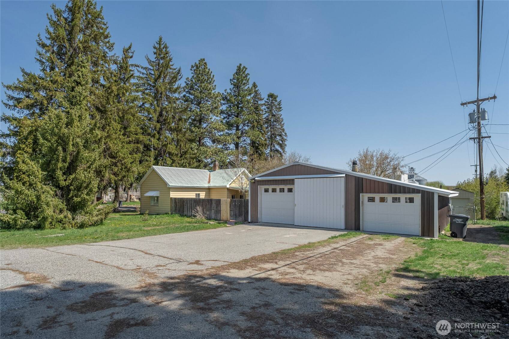202 E 2nd ST, Waterville, WA 98858
