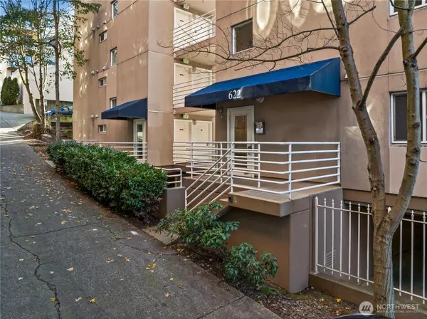 622 6th AVE W #302, Seattle, WA 98119