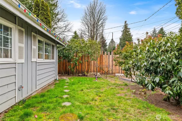 Seatac, WA 98168,13628 26th PL S