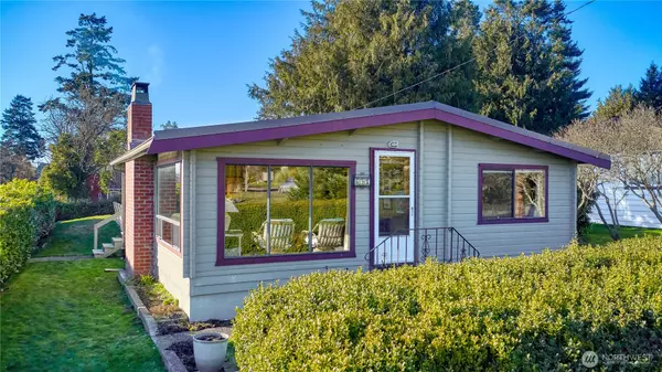 657 Mallard LN, Point Roberts, WA 98281