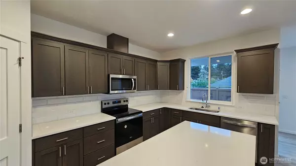 Yelm, WA 98597,9450 Chief Leschi ST SE #29