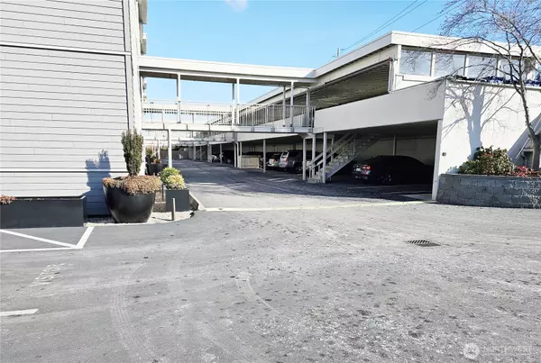 Bellingham, WA 98225,600 S State ST #101