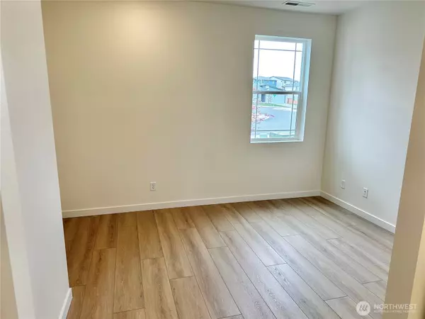 Puyallup, WA 98374,13420 187th Street Ct E #21