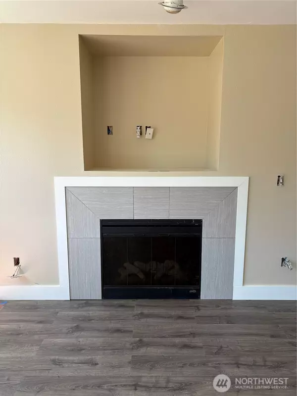 Spanaway, WA 98387,416 - 418 170th ST S