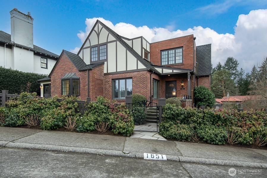 1651 Windermere Drive E, Seattle, WA 98112