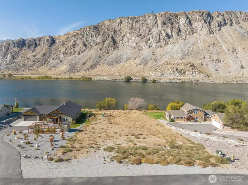 23 N Shore DR, Orondo, WA 98843