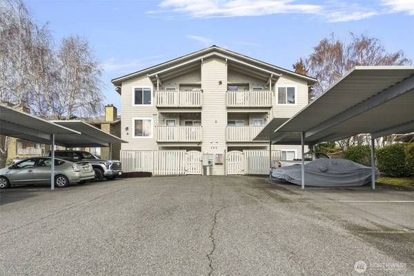 320 SE Barrington DR #A302, Oak Harbor, WA 98277