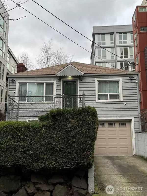 Seattle, WA 98114,830 NE 67th ST